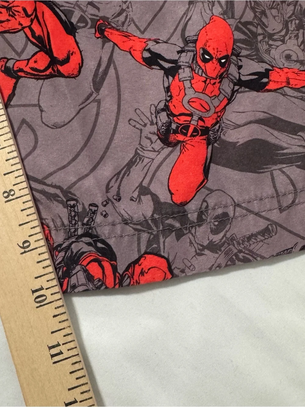 Marvel Deadpool Men Large Swim Trunks Mesh Liner Graphic Print All Over Gray/Red
